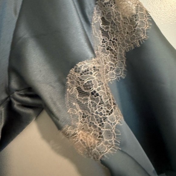 VICTORIA’S SECRET Satin & Lace Robe - Size XS - Picture 6 of 7